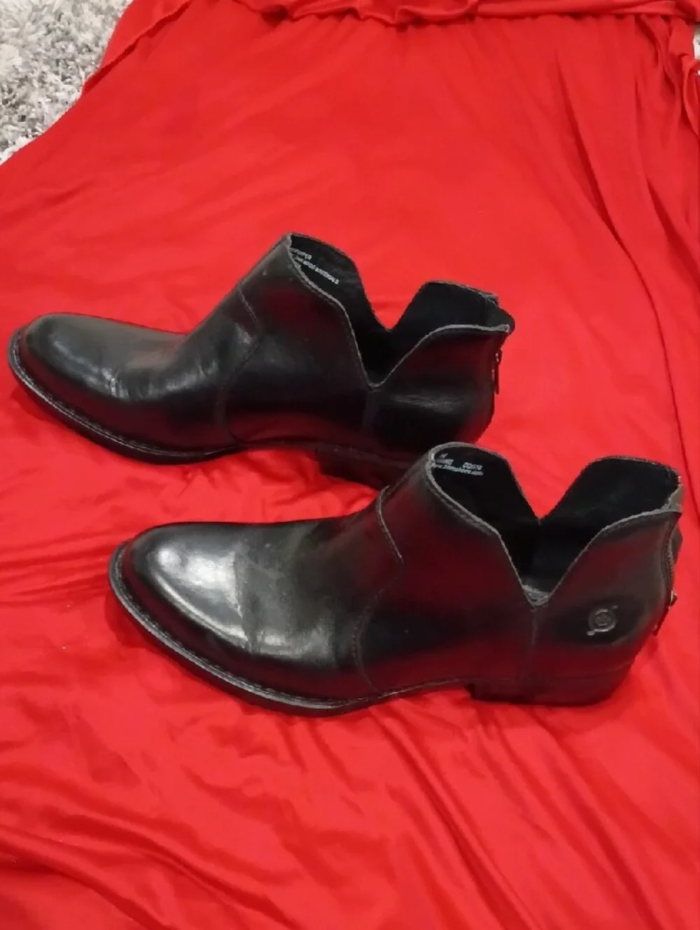 Born classic black